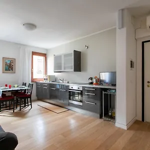 Lance With Lift, 2 Minutes Walk From The Train Station Appartement Venise